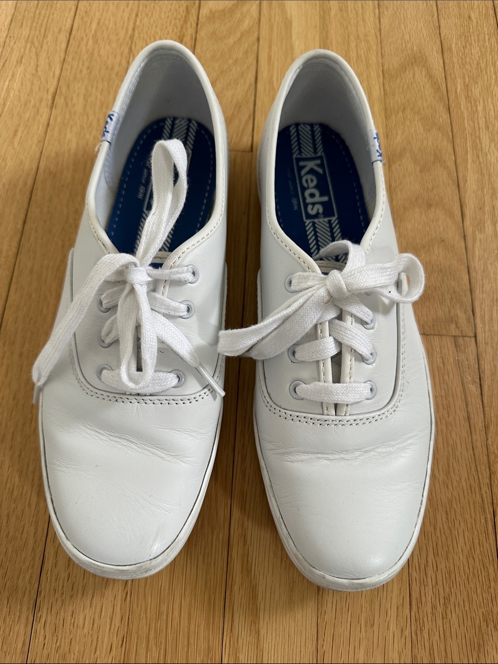 5 for $25 // Keds white leather sneakers size 8